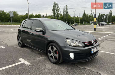 Хетчбек Volkswagen Golf GTI 2011 в 