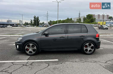 Хетчбек Volkswagen Golf GTI 2011 в 