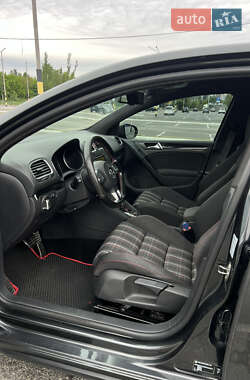 Хетчбек Volkswagen Golf GTI 2011 в 