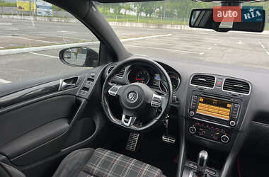 Хетчбек Volkswagen Golf GTI 2011 в 