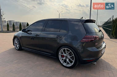 Хетчбек Volkswagen Golf GTI 2016 в 