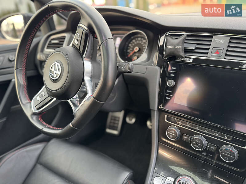 Хетчбек Volkswagen Golf GTI 2016 в Києві