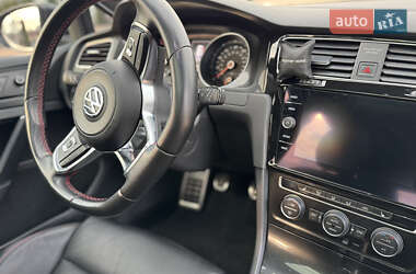 Хетчбек Volkswagen Golf GTI 2016 в 