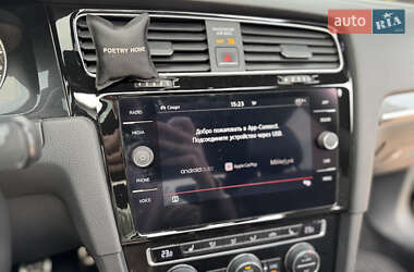 Хетчбек Volkswagen Golf GTI 2016 в 