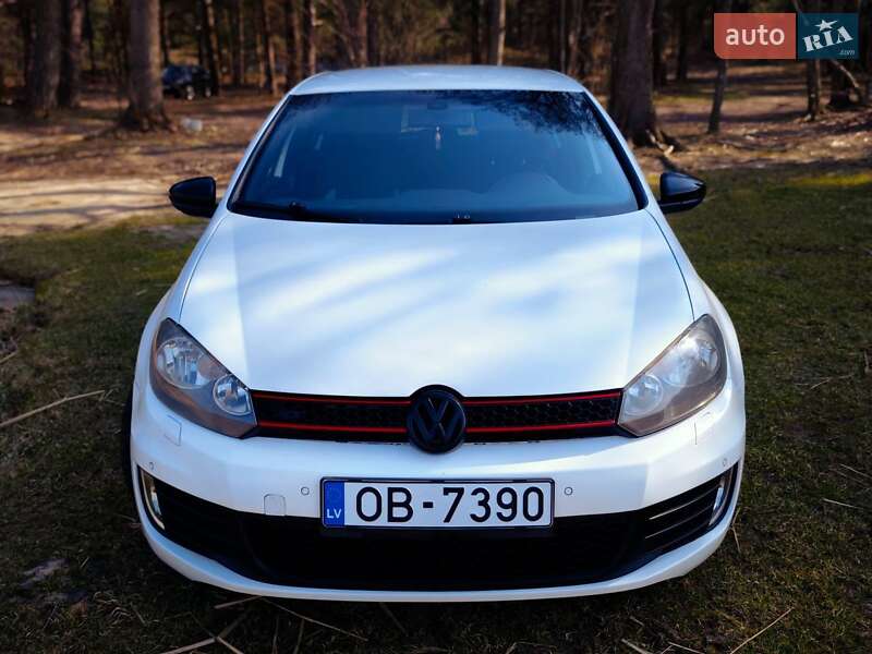Хэтчбек Volkswagen Golf GTI 2010 в Киеве