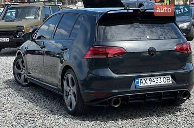 Хетчбек Volkswagen Golf GTI 2014 в 