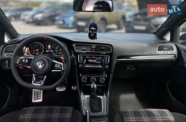Хетчбек Volkswagen Golf GTI 2014 в 
