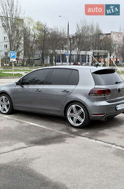 Хэтчбек Volkswagen Golf GTI 2011 в 