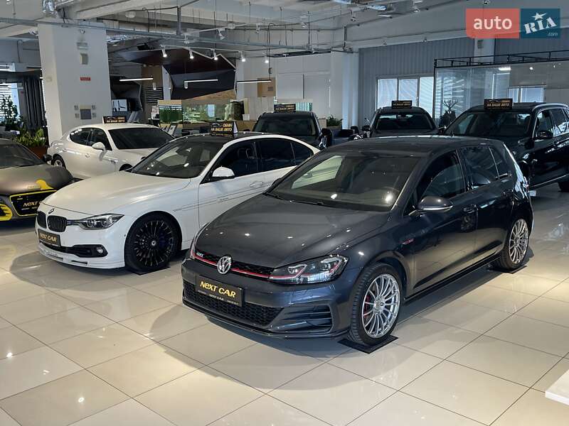 Хетчбек Volkswagen Golf GTI 2017 в Києві