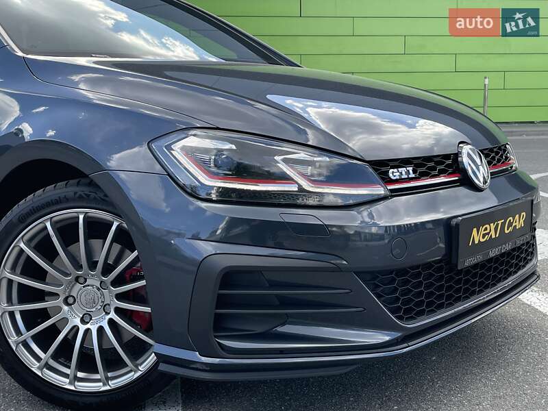 Хетчбек Volkswagen Golf GTI 2017 в Києві
