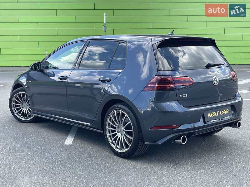 Хетчбек Volkswagen Golf GTI 2017 в Києві
