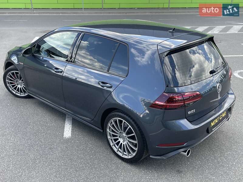 Хетчбек Volkswagen Golf GTI 2017 в Києві