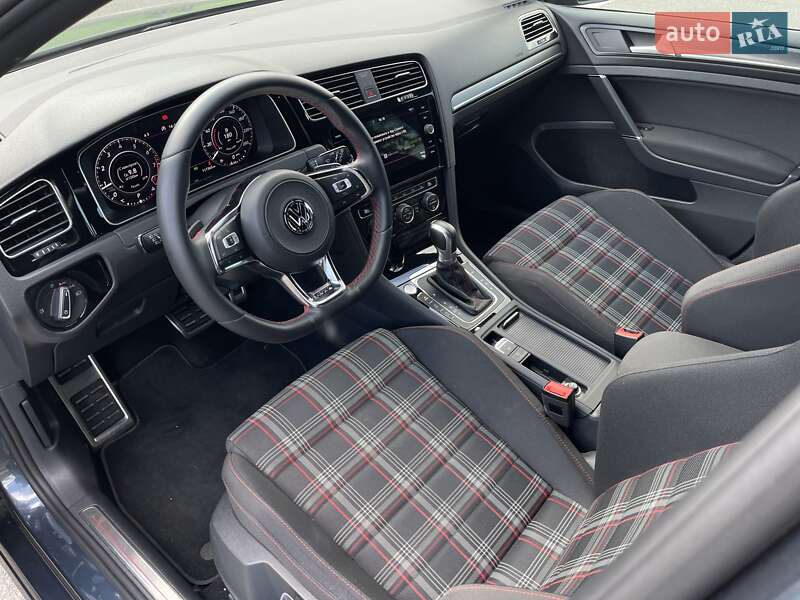 Хетчбек Volkswagen Golf GTI 2017 в Києві