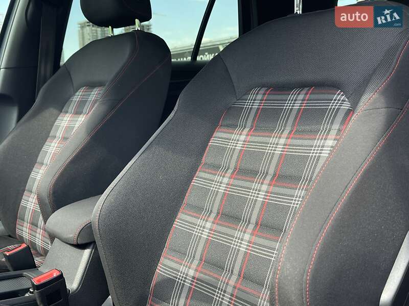 Хетчбек Volkswagen Golf GTI 2017 в Києві