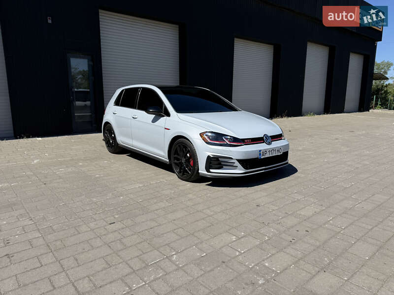 Volkswagen Golf GTI 2020