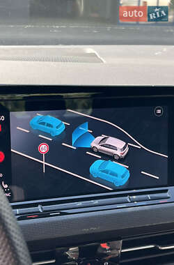 Хетчбек Volkswagen Golf GTI 2022 в 