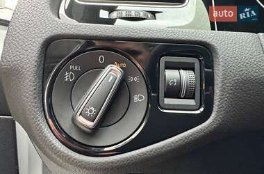 Хетчбек Volkswagen Golf GTI 2020 в 
