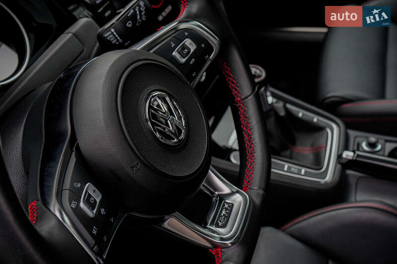 Хэтчбек Volkswagen Golf GTI 2019 в Житомире