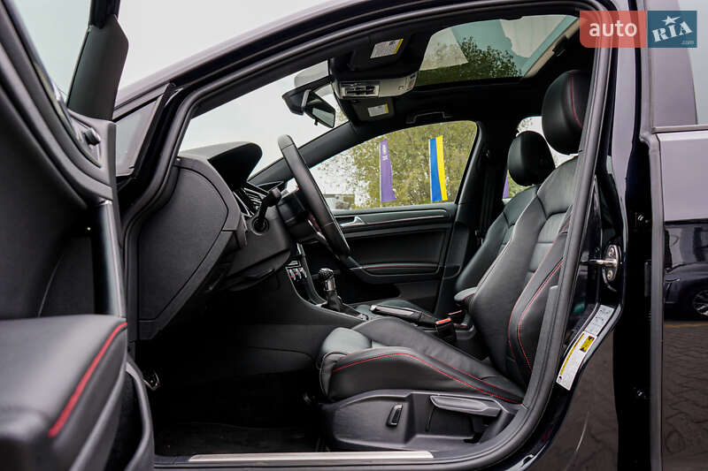 Хэтчбек Volkswagen Golf GTI 2019 в Житомире