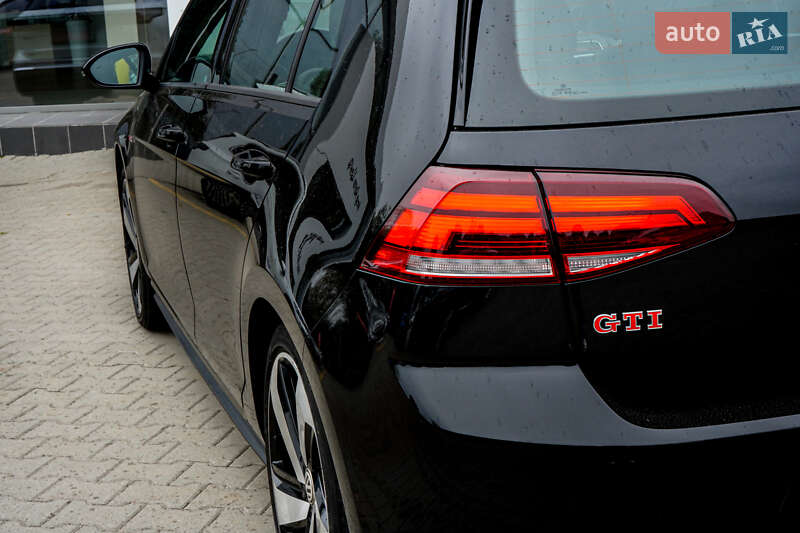 Хэтчбек Volkswagen Golf GTI 2019 в Житомире