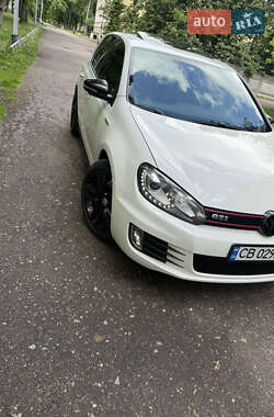 Хэтчбек Volkswagen Golf GTI 2011 в 