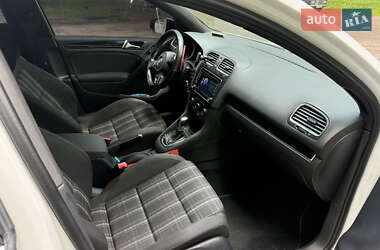 Хэтчбек Volkswagen Golf GTI 2011 в 