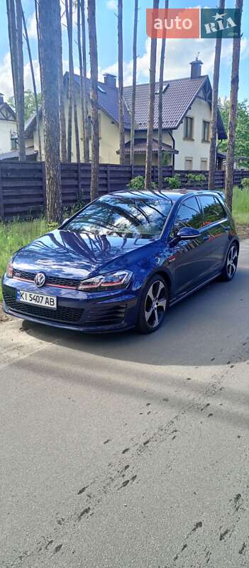 Хэтчбек Volkswagen Golf GTI 2016 в Киеве