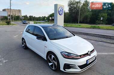 Хетчбек Volkswagen Golf GTI 2019 в 