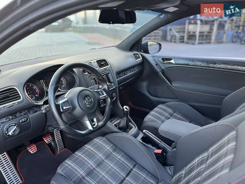 Хэтчбек Volkswagen Golf GTI 2012 в Киеве