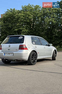 Хэтчбек Volkswagen Golf GTI 2001 в 