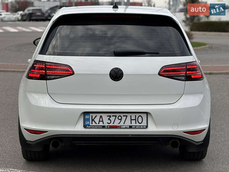Хэтчбек Volkswagen Golf GTI 2016 в Киеве
