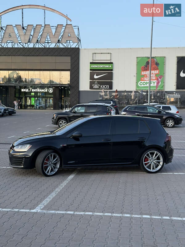 Хетчбек Volkswagen Golf GTI 2016 в Києві