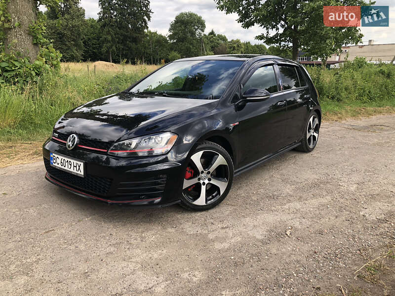 Хетчбек Volkswagen Golf GTI 2016 в Львові