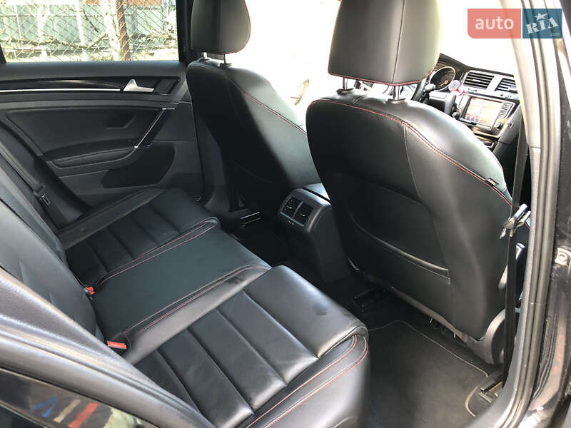Хетчбек Volkswagen Golf GTI 2016 в Львові
