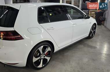 Хетчбек Volkswagen Golf GTI 2015 в 