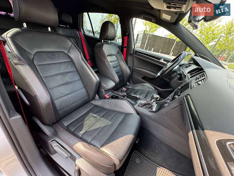 Хетчбек Volkswagen Golf GTI 2014 в Києві