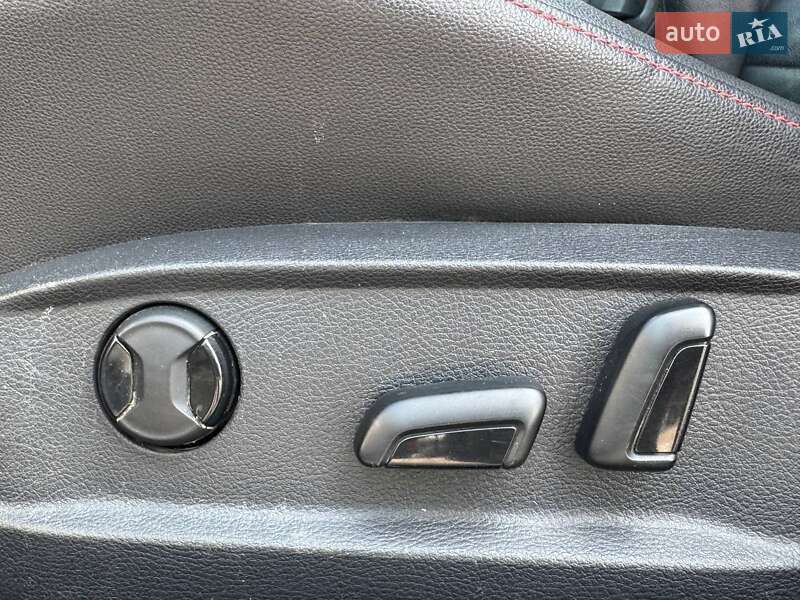 Хетчбек Volkswagen Golf GTI 2014 в Києві