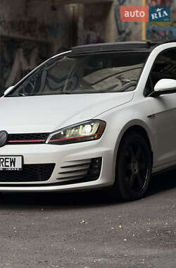 Хэтчбек Volkswagen Golf GTI 2014 в 
