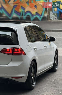 Хэтчбек Volkswagen Golf GTI 2014 в 