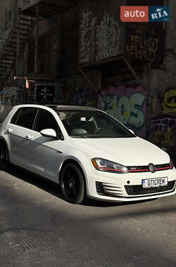 Хэтчбек Volkswagen Golf GTI 2014 в 