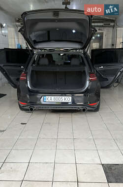 Хэтчбек Volkswagen Golf GTI 2015 в 