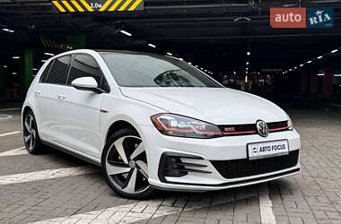 Хэтчбек Volkswagen Golf GTI 2020 в Киеве