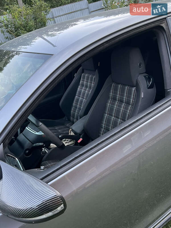 Хэтчбек Volkswagen Golf GTI 2010 в Ивано-Франковске фото 10 Хэтчбек Volkswagen Golf GTI 2010 в Ивано-Франковске