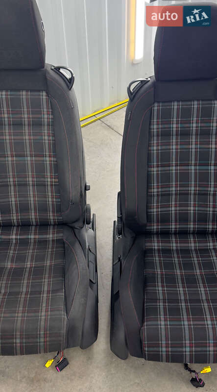 Хэтчбек Volkswagen Golf GTI 2010 в Ивано-Франковске фото 13 Хэтчбек Volkswagen Golf GTI 2010 в Ивано-Франковске