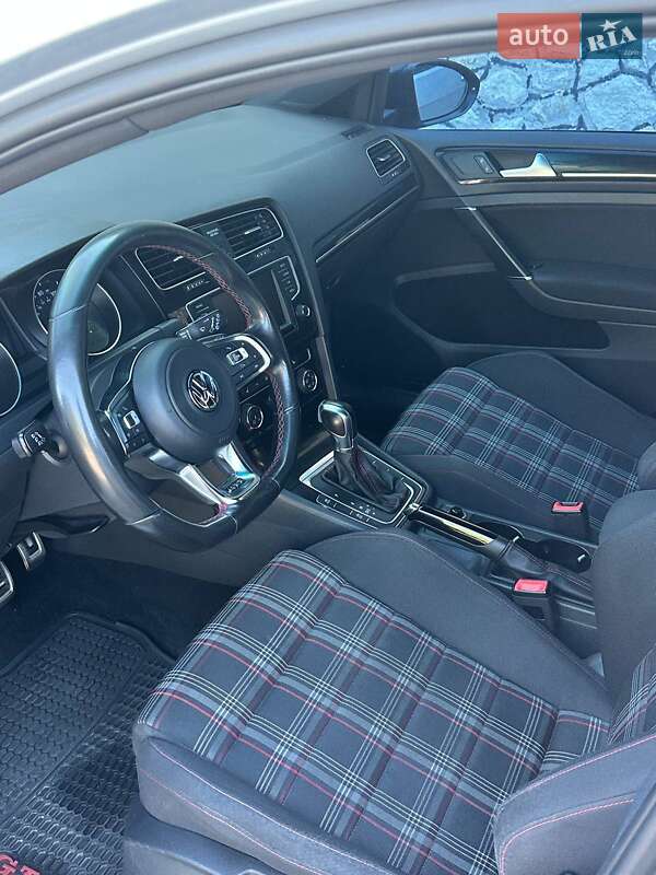 Хэтчбек Volkswagen Golf GTI 2016 в Тернополе