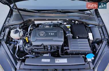 Хэтчбек Volkswagen Golf GTI 2015 в 