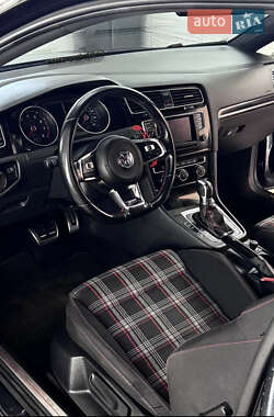 Хэтчбек Volkswagen Golf GTI 2014 в Киеве