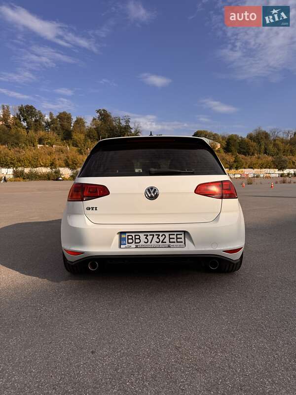 Хетчбек Volkswagen Golf GTI 2015 в Києві