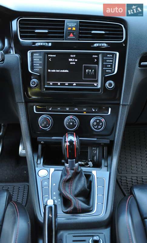 Хэтчбек Volkswagen Golf GTI 2017 в Одессе