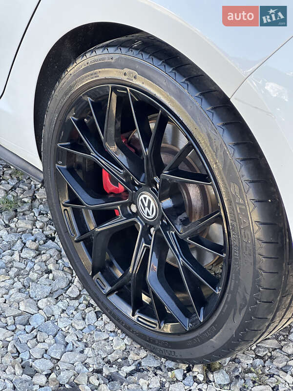 Хэтчбек Volkswagen Golf GTI 2019 в Ивано-Франковске фото 19 Хэтчбек Volkswagen Golf GTI 2019 в Ивано-Франковске